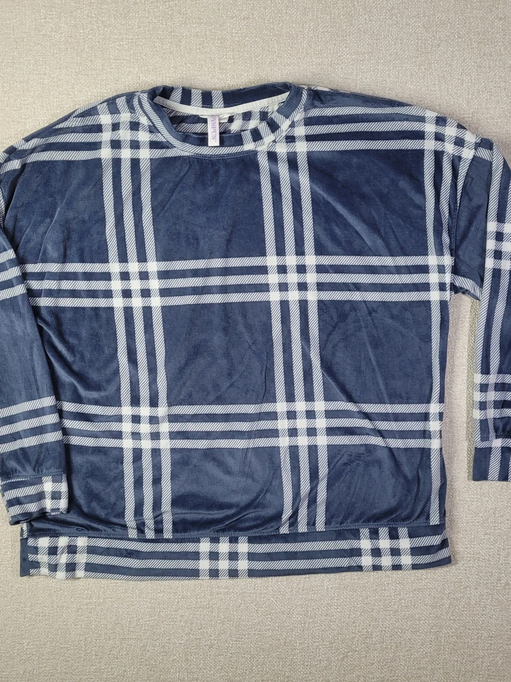 Cozy Women's Navy Plaid Long-Sleeve Pajama Set - Picture 2 of 12